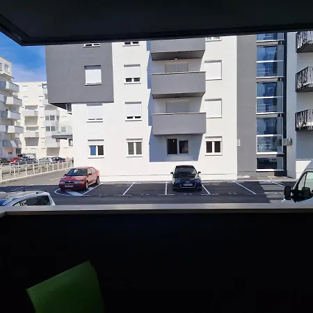 Lejlighed Zatvoreno